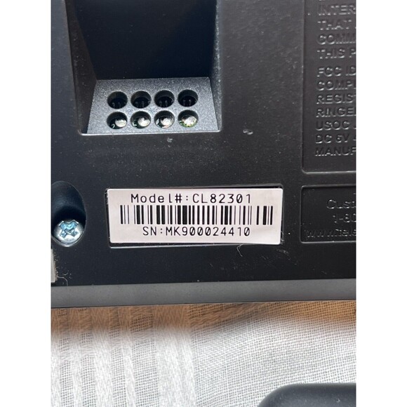 AT&T CL82301 1.9 GHz Trio Handsets Single Line Cordless Phone 3 Handsets + Base - Picture 6 of 6